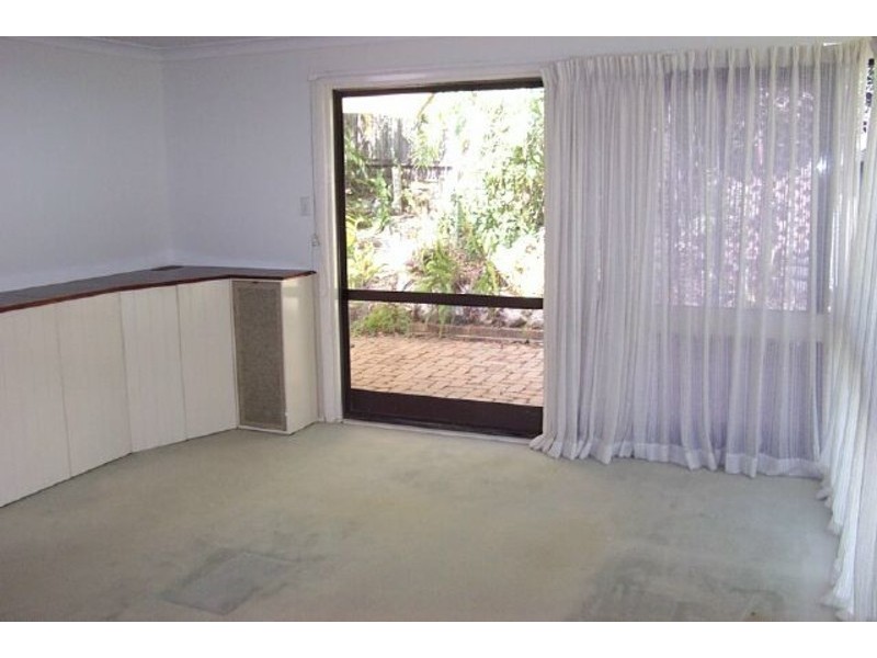 4 Whitian Street, Chapel Hill QLD 4069