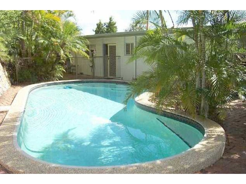 4 Whitian Street, Chapel Hill QLD 4069