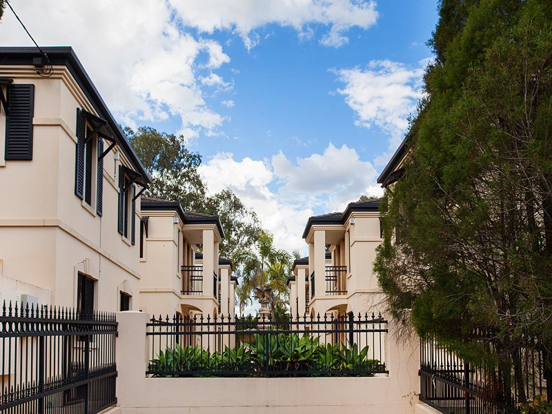 7/136 Central Avenue, Indooroopilly QLD 4068