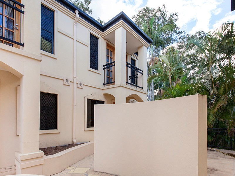 7/136 Central Avenue, Indooroopilly QLD 4068