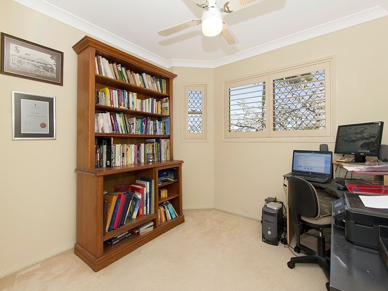 1/30 Rennie Street, Indooroopilly QLD 4068