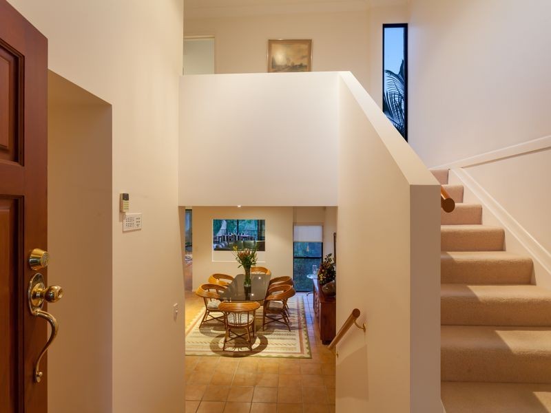 82 Seventh Avenue, St Lucia QLD 4067