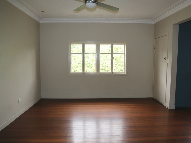 10 Newcross Street, Indooroopilly QLD 4068