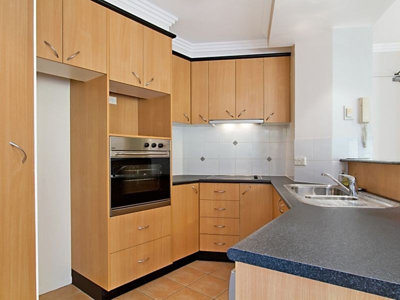 3/117-121 Sir Fred Schonell Drive, St Lucia QLD 4067