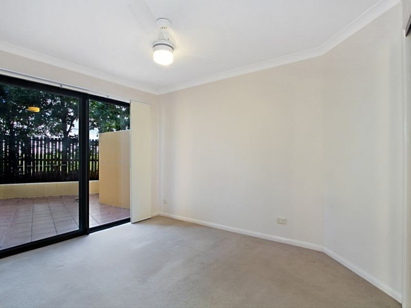 3/117-121 Sir Fred Schonell Drive, St Lucia QLD 4067