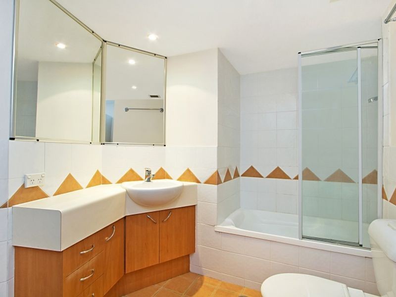 3/117-121 Sir Fred Schonell Drive, St Lucia QLD 4067