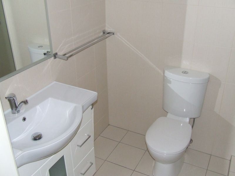 1/76 Durham Street, St Lucia QLD 4067