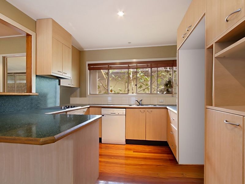 23 Fifth Avenue, St Lucia QLD 4067