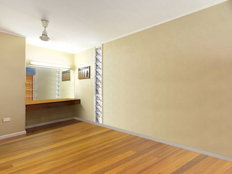 23 Fifth Avenue, St Lucia QLD 4067