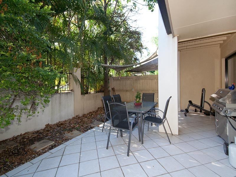 2/8 Sundridge Street, Taringa QLD 4068