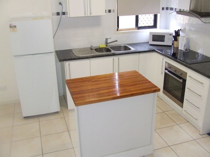 2/50 Witton Road, Indooroopilly QLD 4068