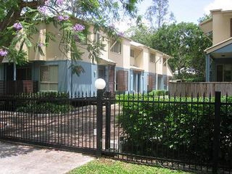 2/43 Bellevue Terrace, St Lucia QLD 4067