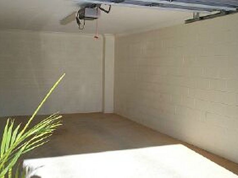 25 Dengate Lane, St Lucia QLD 4067