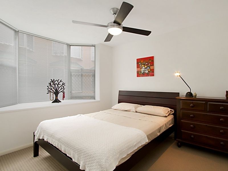 15/22 York Street, Indooroopilly QLD 4068