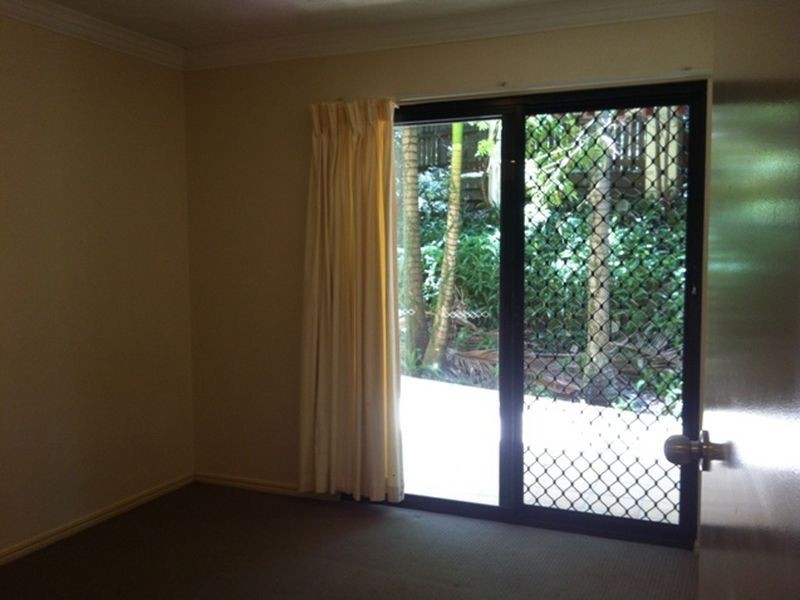 6/182 Carmody Road, St Lucia QLD 4067