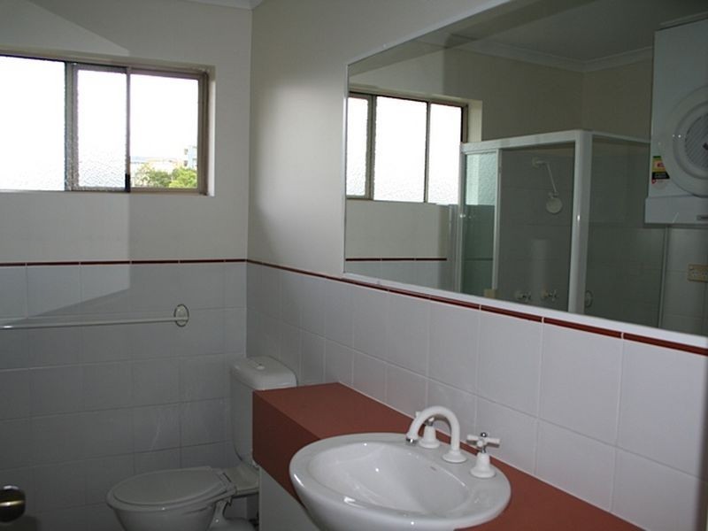 8/31 Glen Road, Toowong QLD 4066