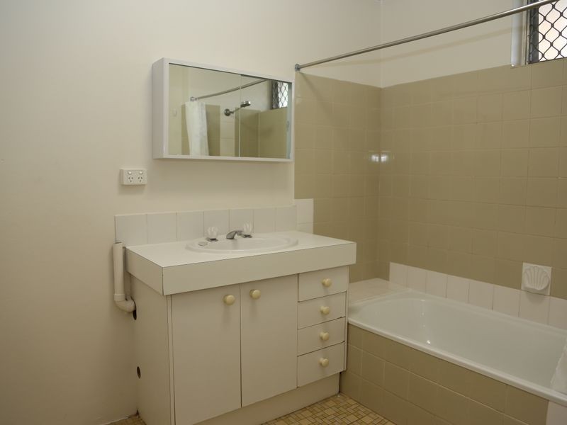 2/9 Broomfield Street, Taringa QLD 4068