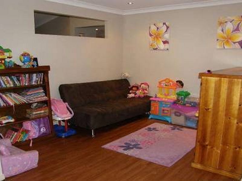 8 Frederick Street, Moggill QLD 4070