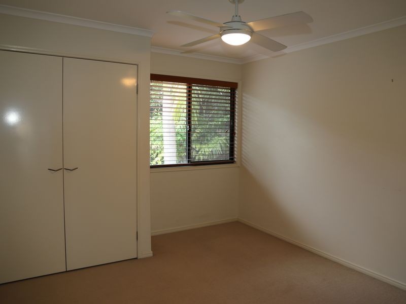 2/76 Armadale Street, St Lucia QLD 4067