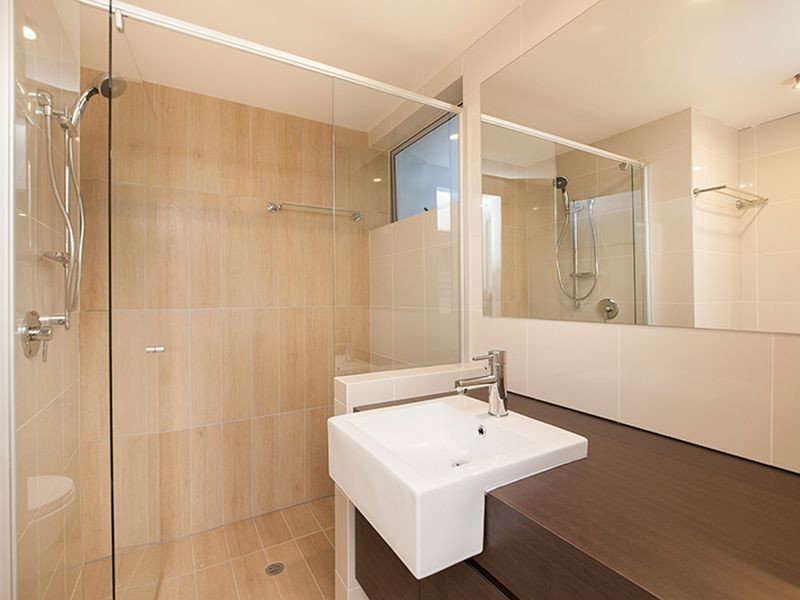 1/25 Vincent Street, Indooroopilly QLD 4068
