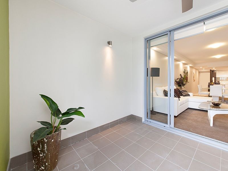 1/25 Vincent Street, Indooroopilly QLD 4068