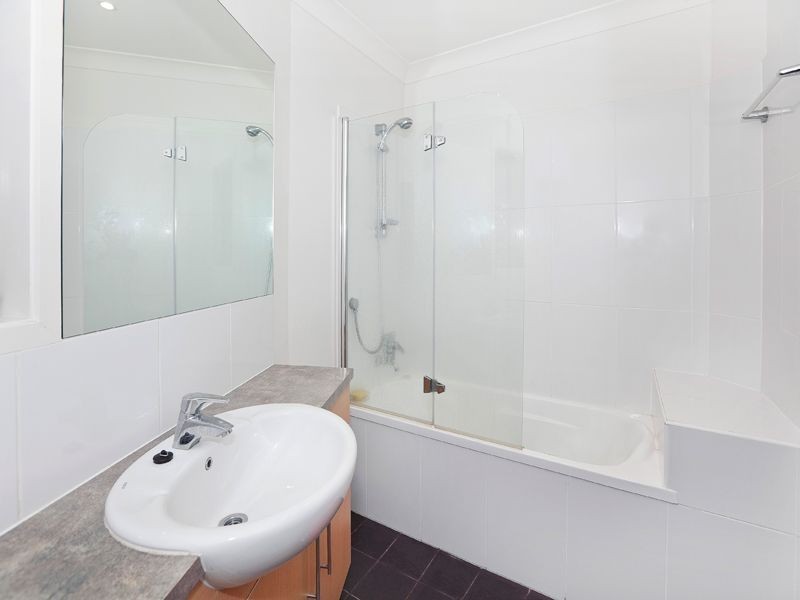 4/8 Campus Street, Indooroopilly QLD 4068