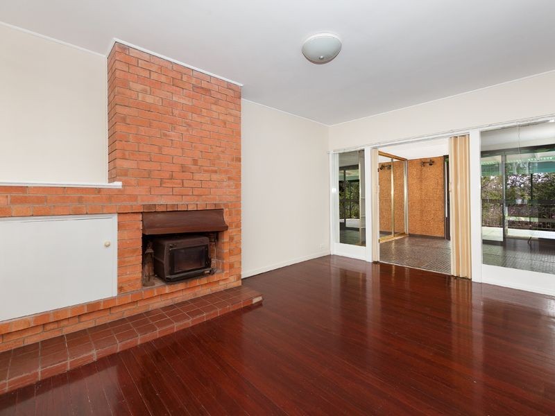 52 Central Avenue, St Lucia QLD 4067