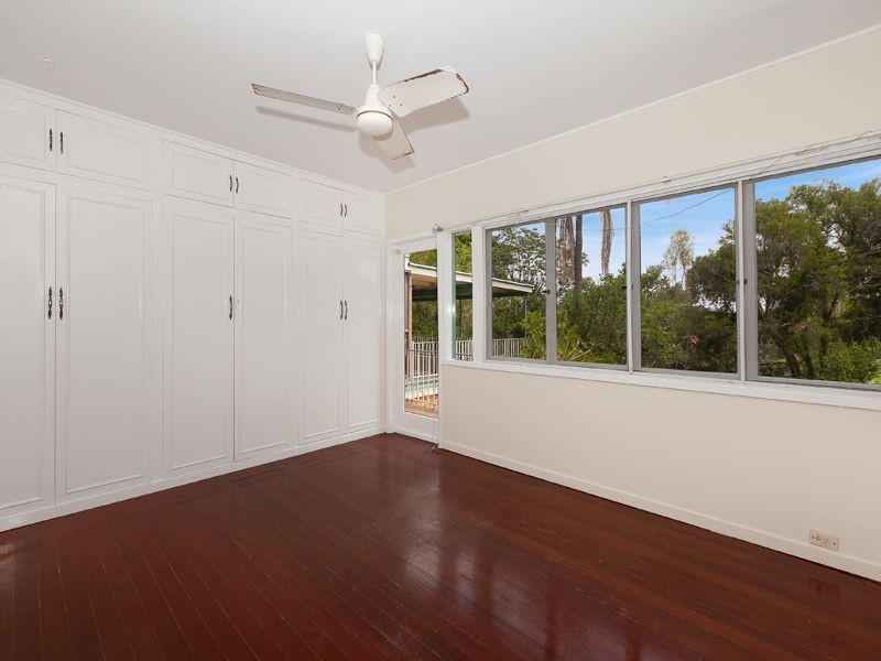 52 Central Avenue, St Lucia QLD 4067