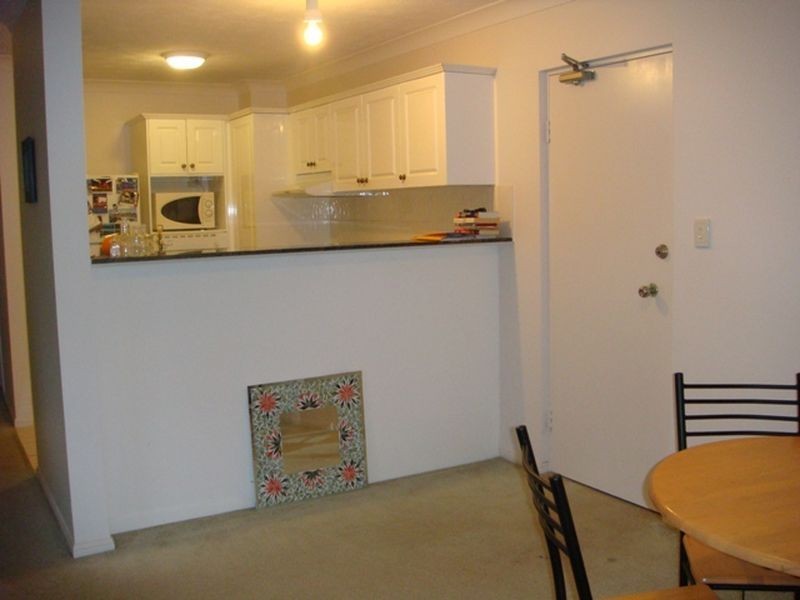 2/1 Little Maryvale Street, Toowong QLD 4066