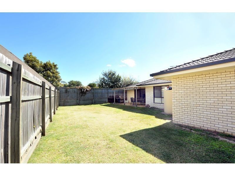 17 Salubris Place, Moggill QLD 4070