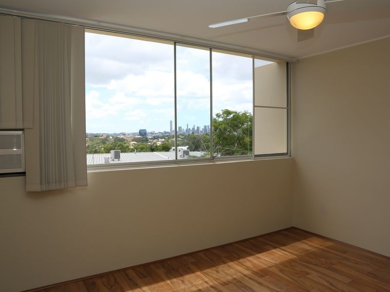 4/64 Swann Road, Taringa QLD 4068