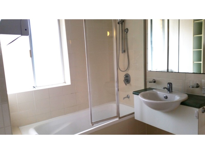 6/160 Central Avenue, Indooroopilly QLD 4068