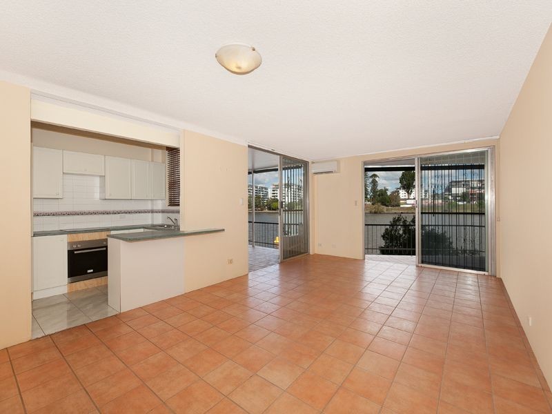 2/576 Coronation Drive, Toowong QLD 4066