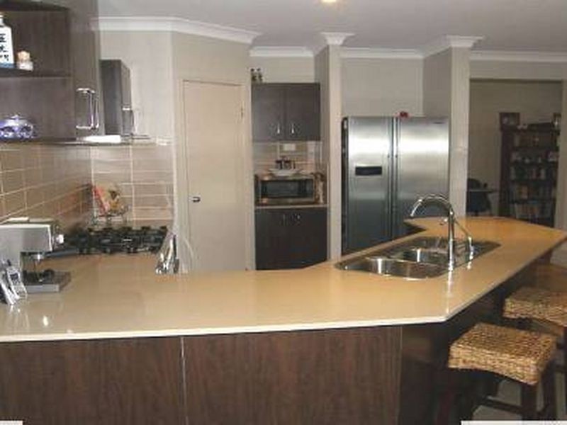 8 Frederick Street, Moggill QLD 4070