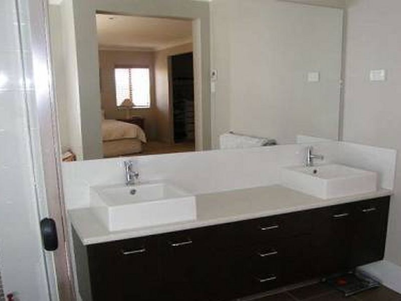 8 Frederick Street, Moggill QLD 4070