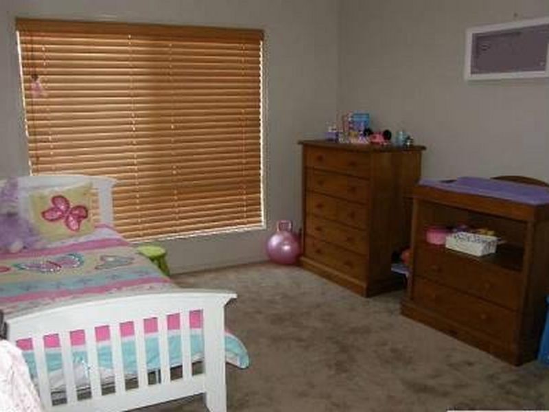 8 Frederick Street, Moggill QLD 4070