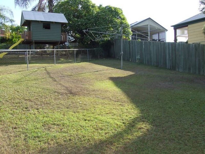 12 Brown Parade, Ashgrove QLD 4060