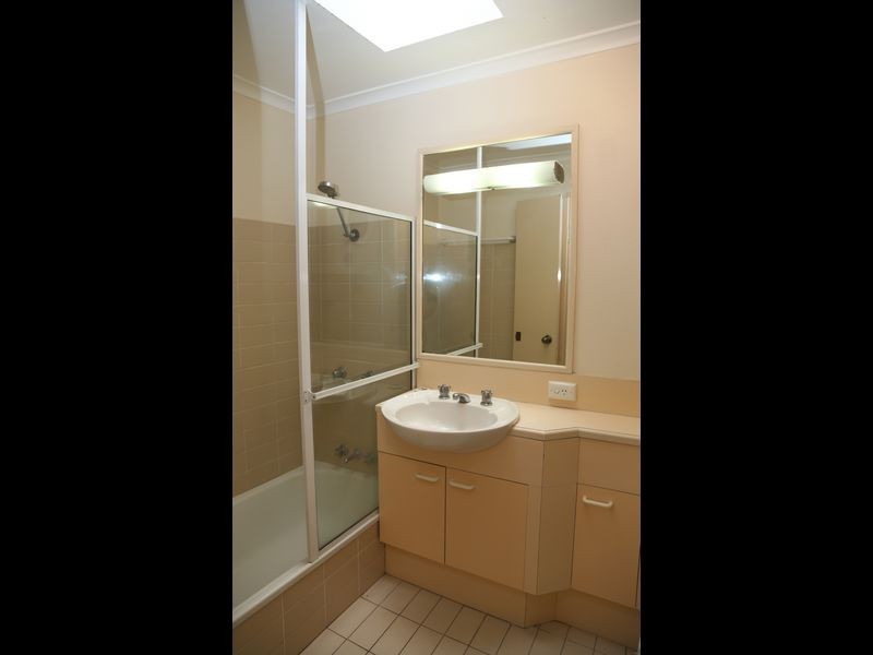 9/23 Bishop Street, St Lucia QLD 4067