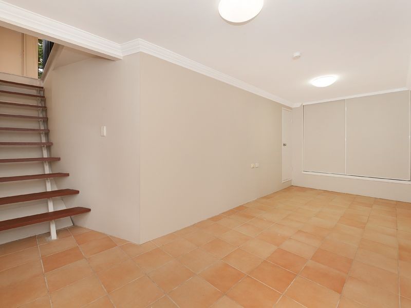 1/39 Salisbury Street, Indooroopilly QLD 4068