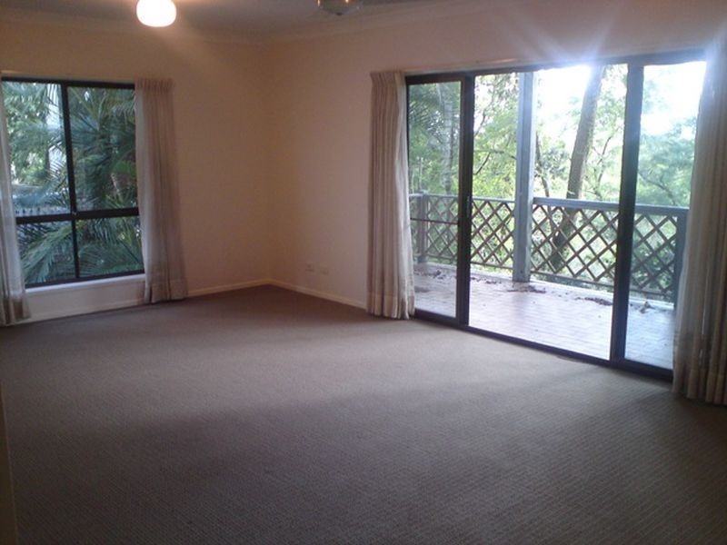 327 Swann Road, St Lucia QLD 4067