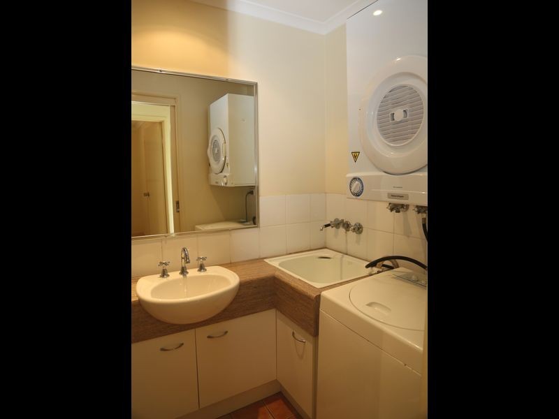 16/27 Campbell Street, Toowong QLD 4066