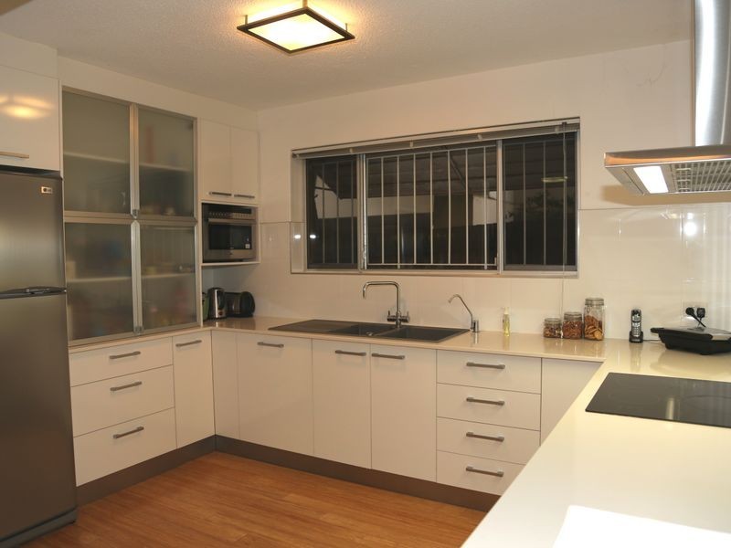 2/37 Sisley Street, St Lucia QLD 4067