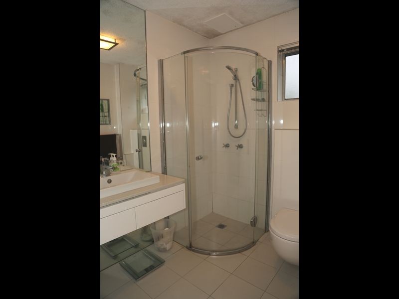 2/37 Sisley Street, St Lucia QLD 4067