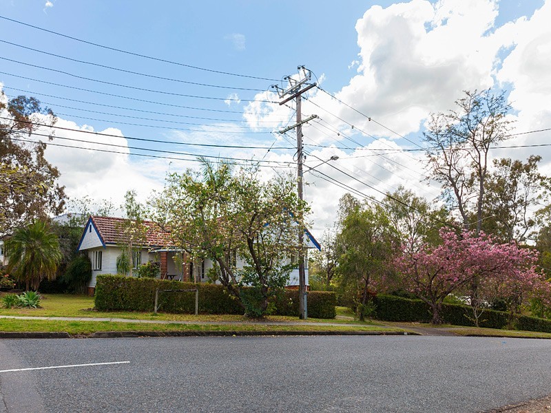 20 Gilruth Road, Kenmore QLD 4069