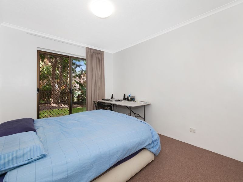 2/150 Clarence Road, Indooroopilly QLD 4068