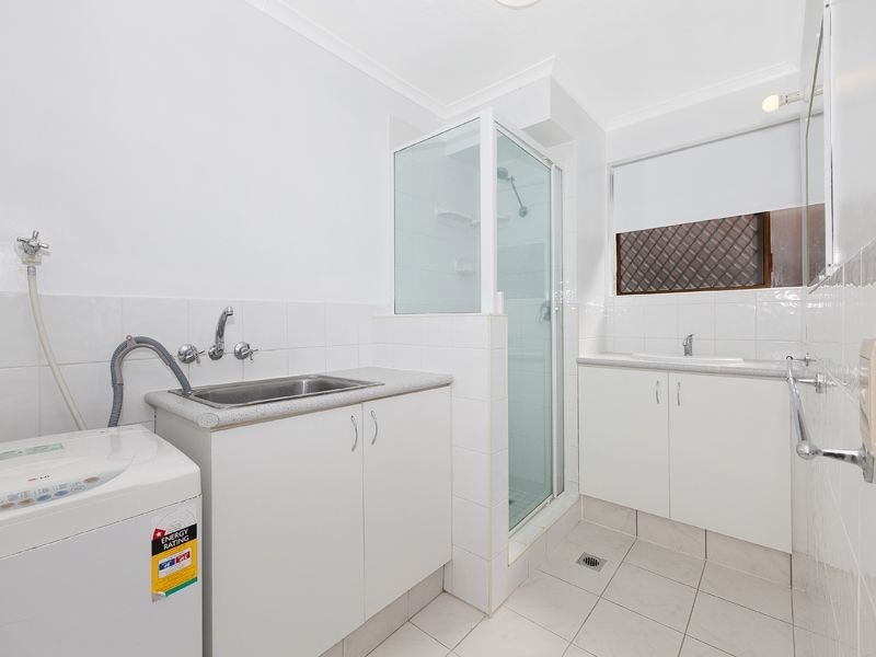 2/150 Clarence Road, Indooroopilly QLD 4068