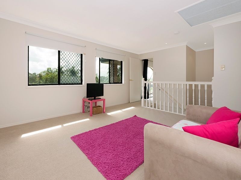 28 Makepeace Place, Bellbowrie QLD 4070