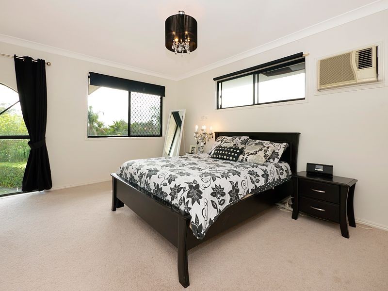 28 Makepeace Place, Bellbowrie QLD 4070