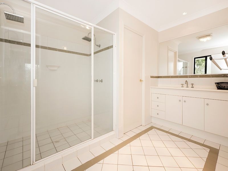 28 Makepeace Place, Bellbowrie QLD 4070