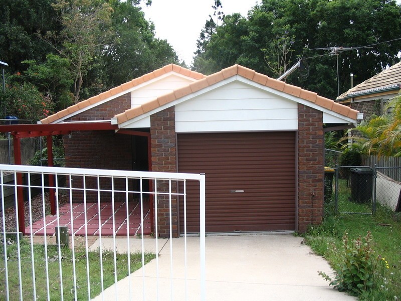 5 Ootana Street, Chapel Hill QLD 4069